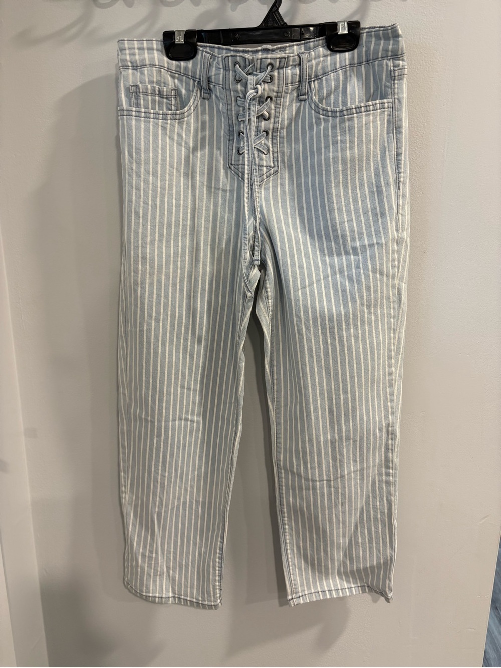 Frayed Brand Ankle Cropped Jean Unique Criss Cross Fly